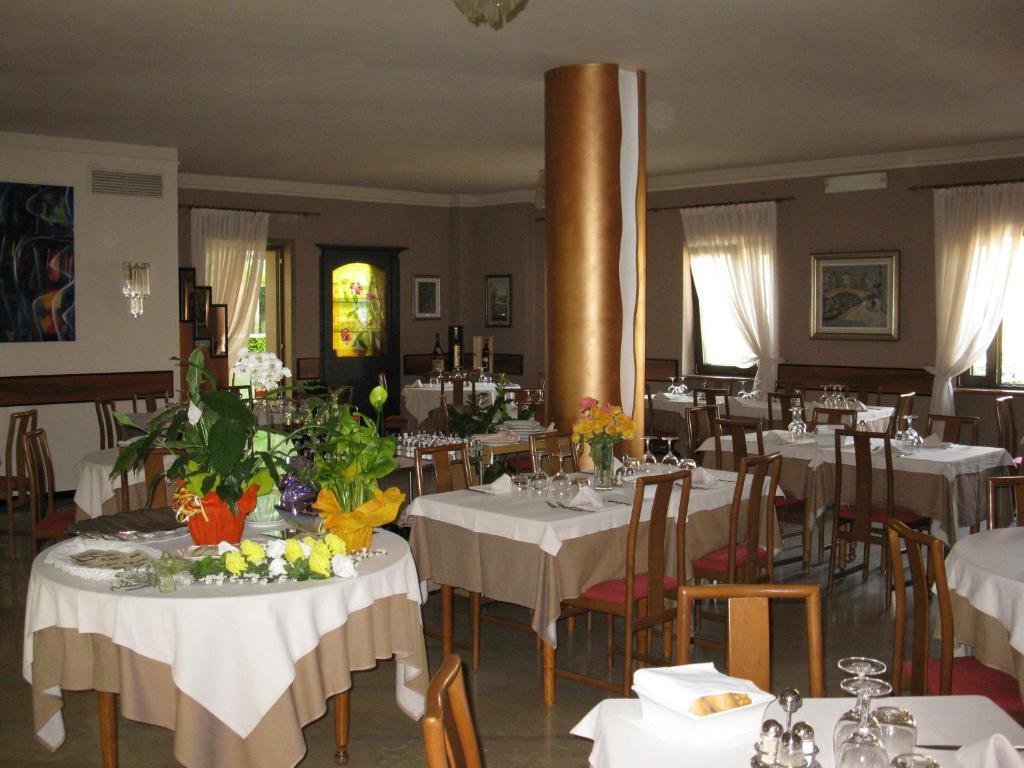 Albergo Ristorante Papa بسكييرا ديل غاردا المظهر الخارجي الصورة